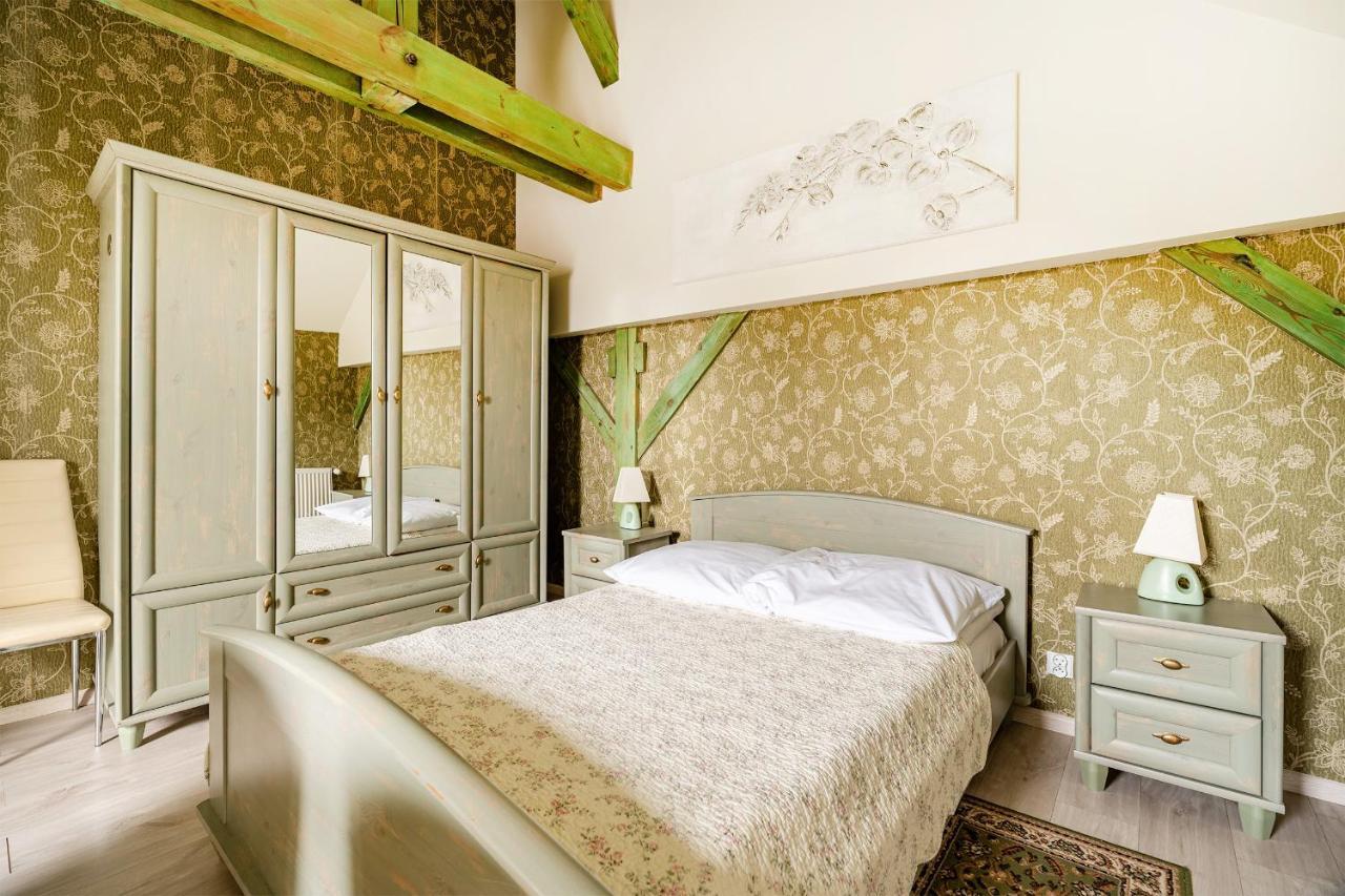 Hotel Pod Zamkiem Olsztyn  Esterno foto