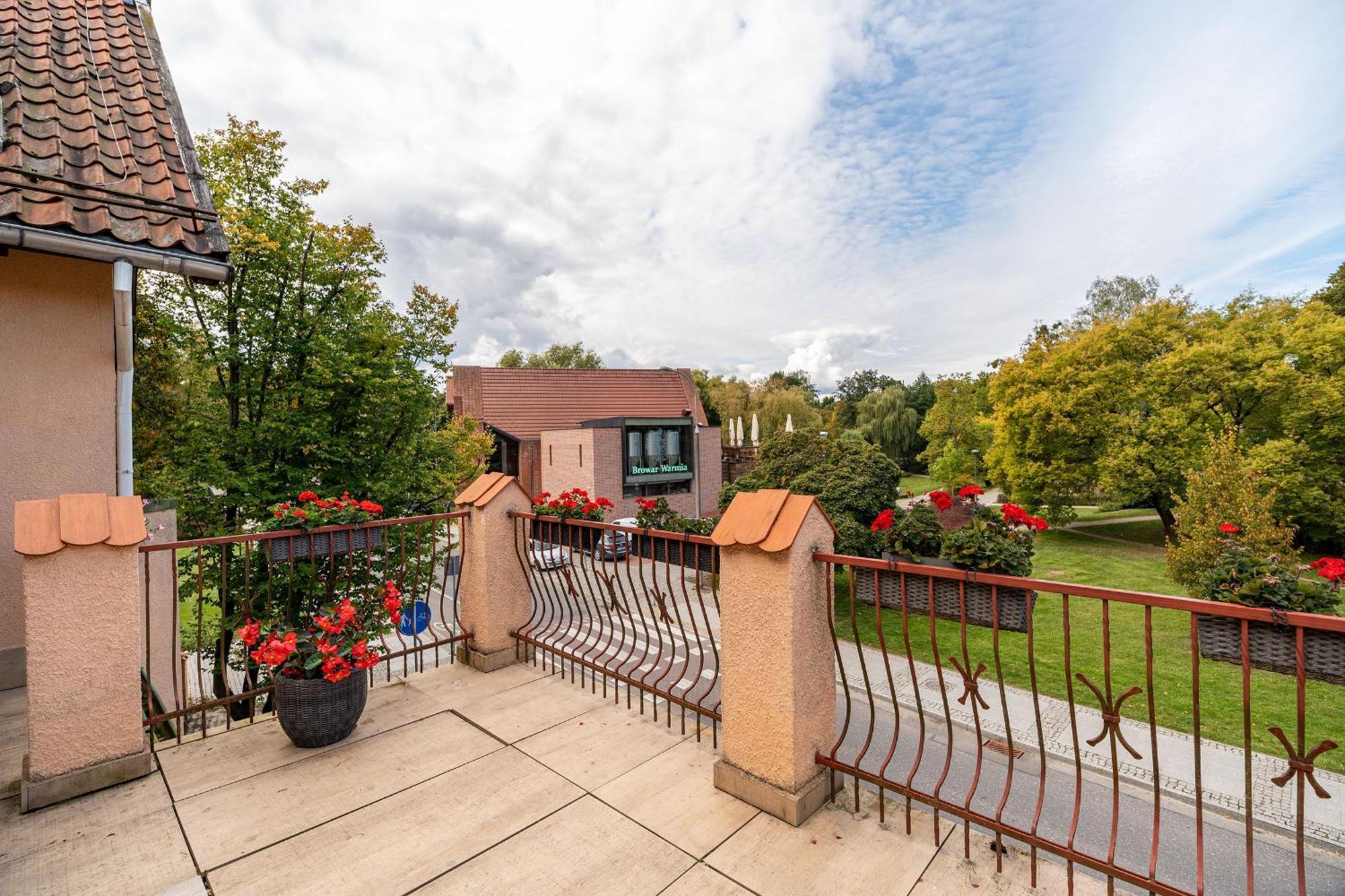 Hotel Pod Zamkiem Olsztyn  Esterno foto