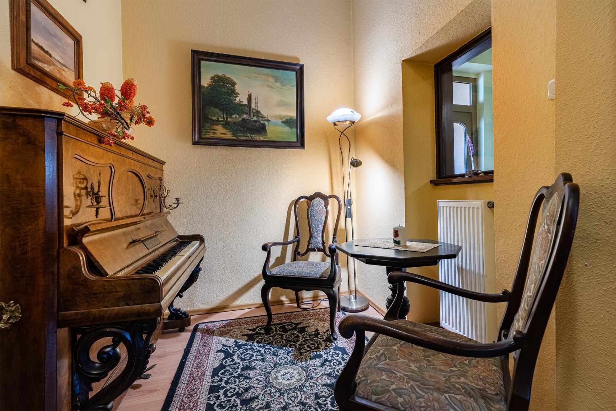 Hotel Pod Zamkiem Olsztyn  Esterno foto