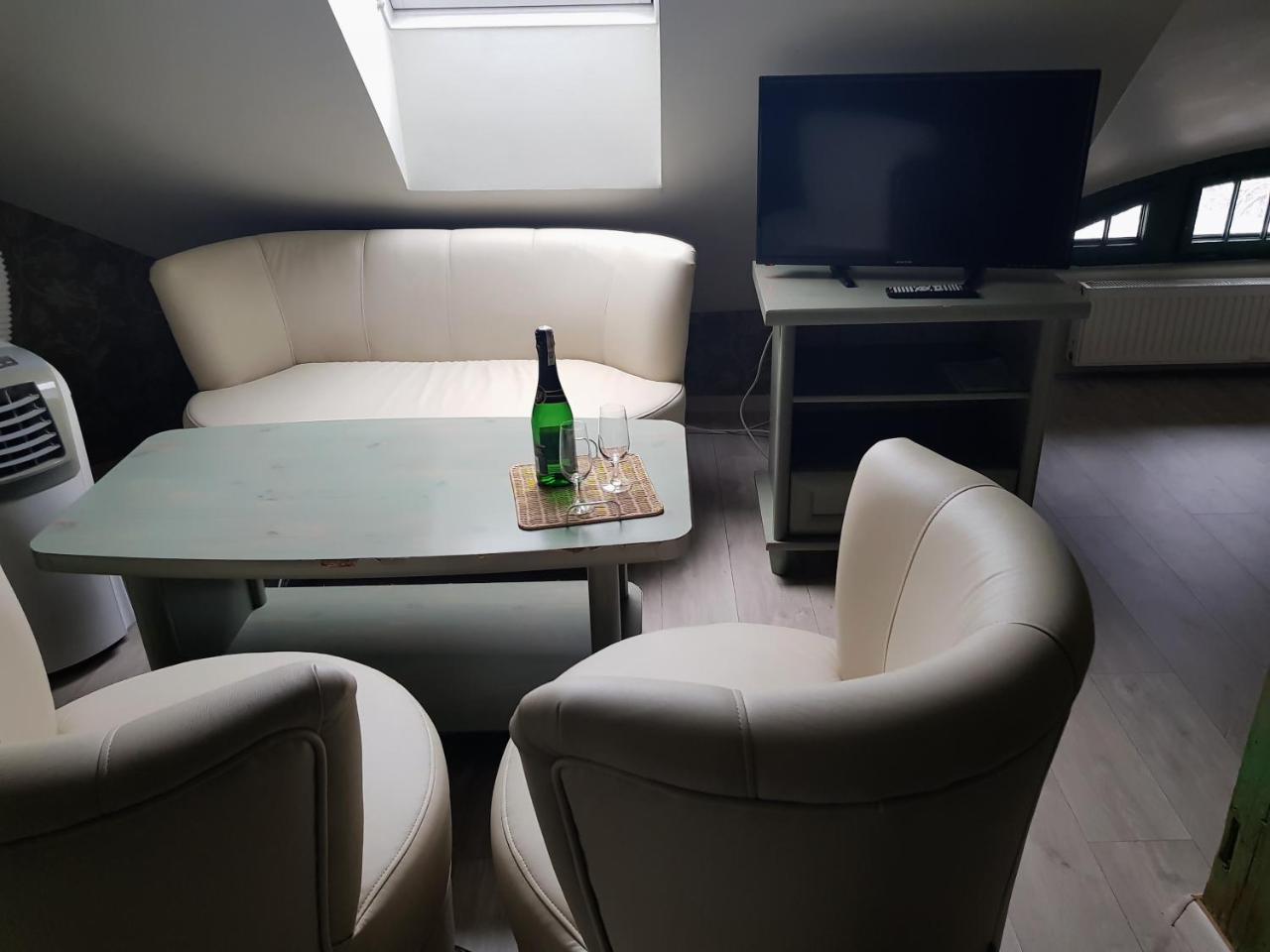 Hotel Pod Zamkiem Olsztyn  Esterno foto