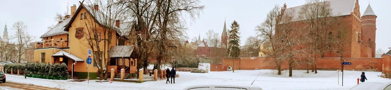 Hotel Pod Zamkiem Olsztyn  Esterno foto